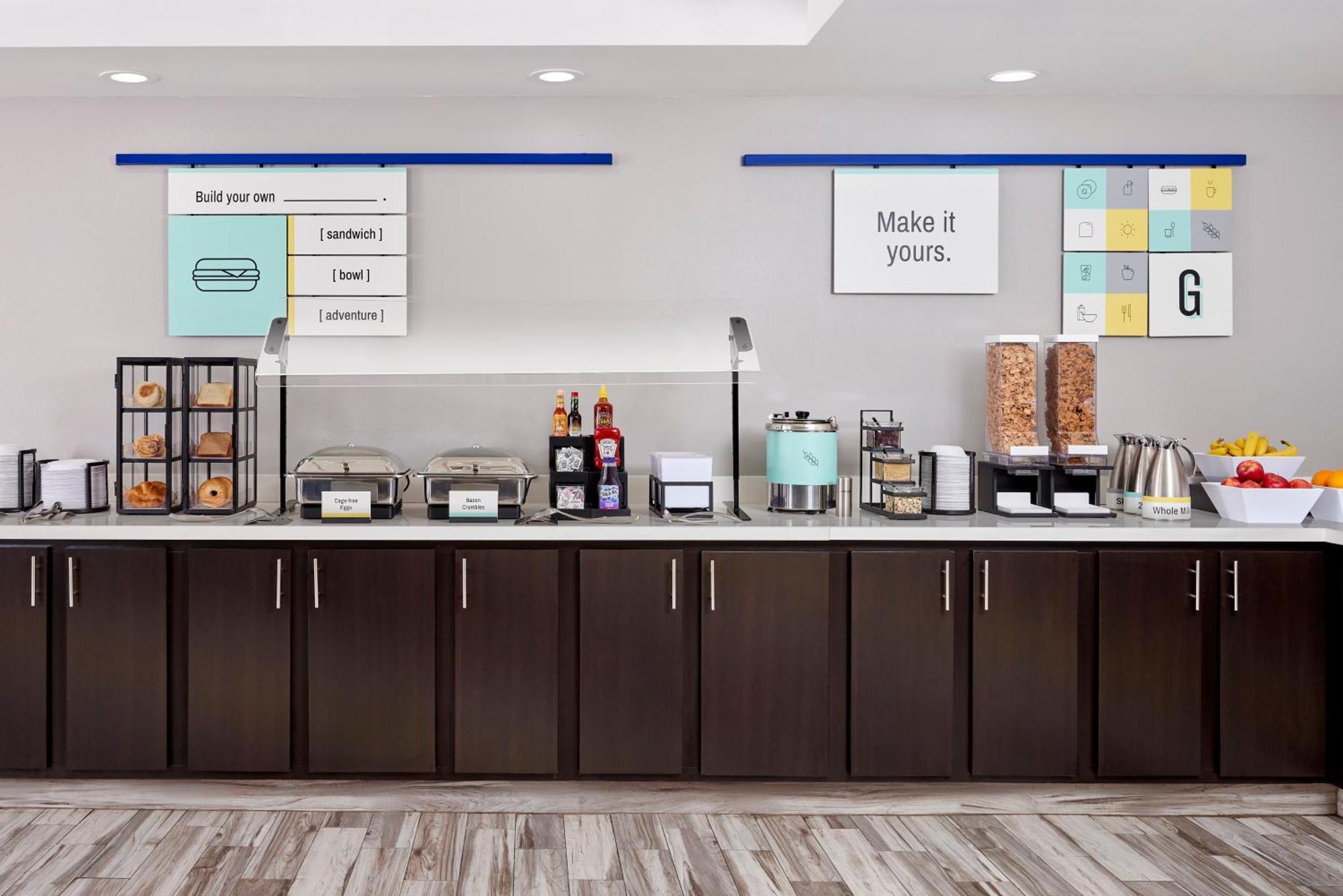 Garner Hotel By Ihg Phoenix - Surprise Esterno foto