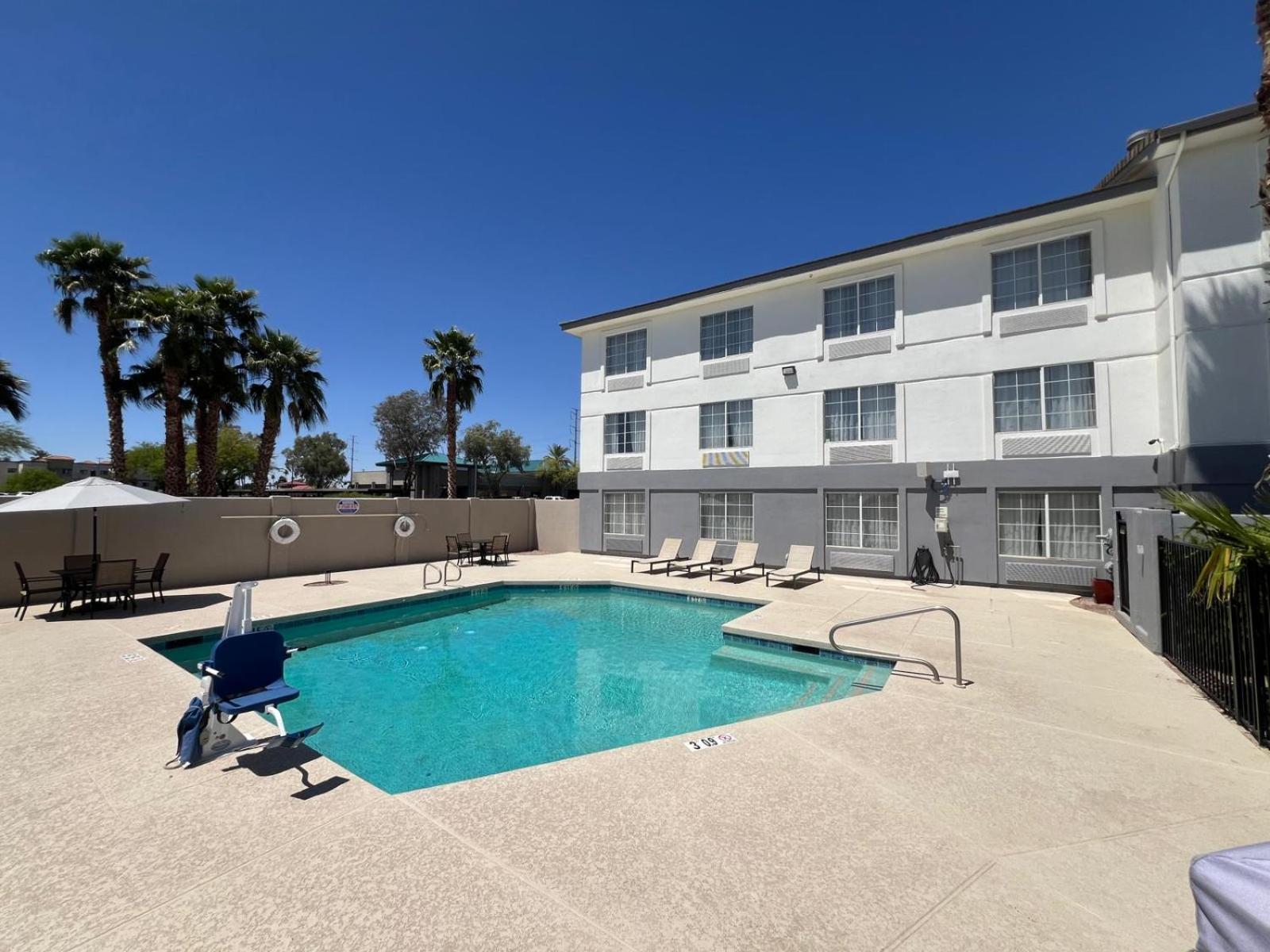 Garner Hotel By Ihg Phoenix - Surprise Esterno foto