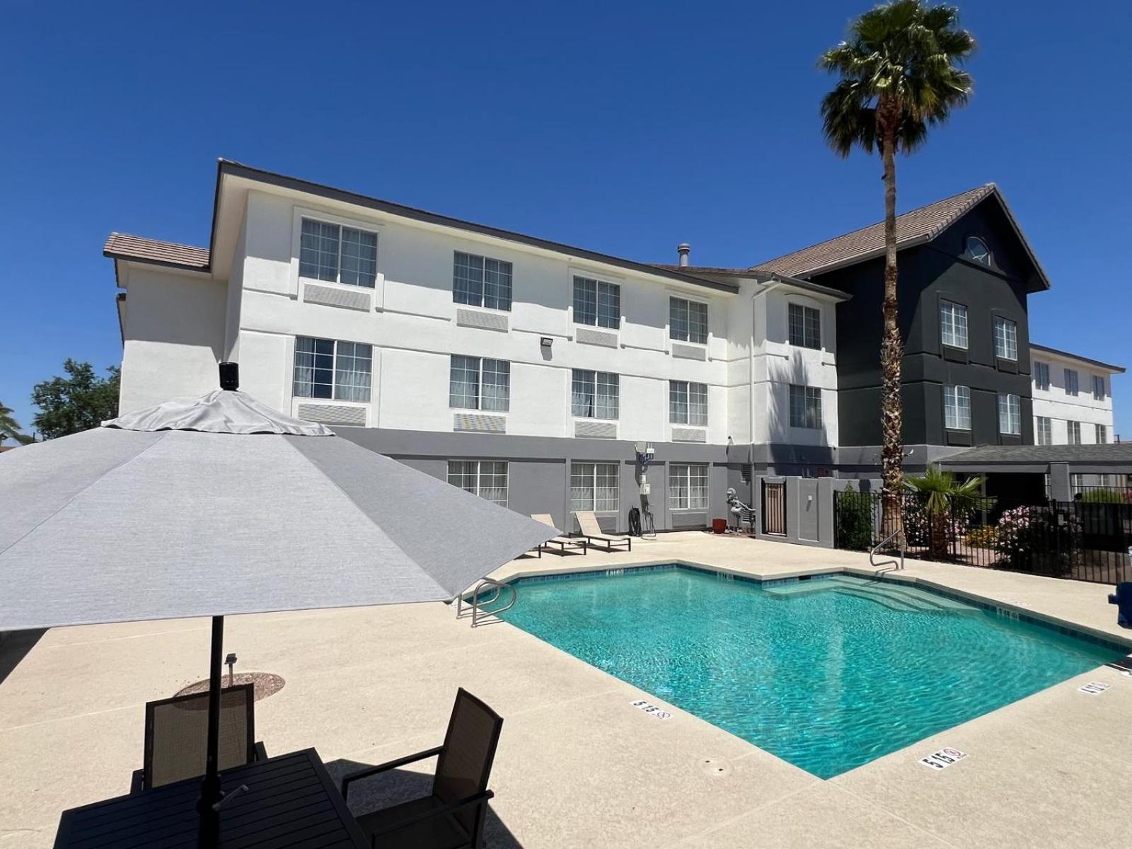 Garner Hotel By Ihg Phoenix - Surprise Esterno foto